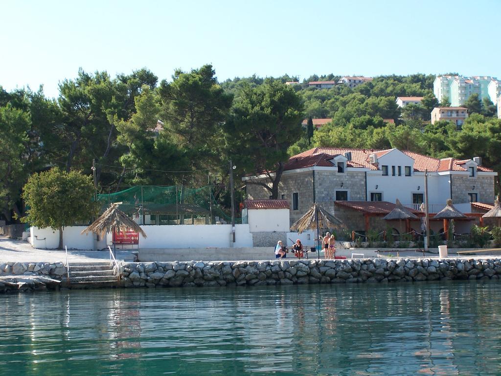 Villa Sveti Kriz Trogir Bagian luar foto